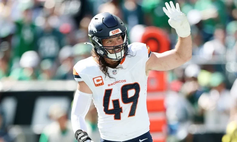 Alex Singleton back at Broncos practice, 'tracking' to play SNF