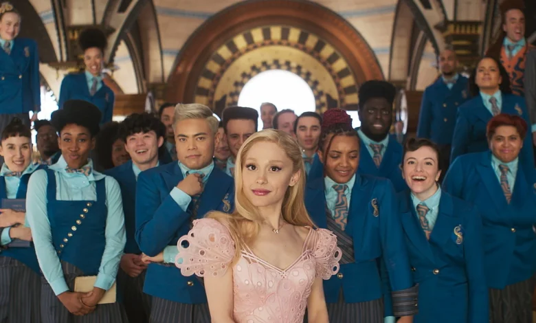 Ariana Grande gives fans "friendly reminder" not to comment on people’s bodies following press coverage on her appearance