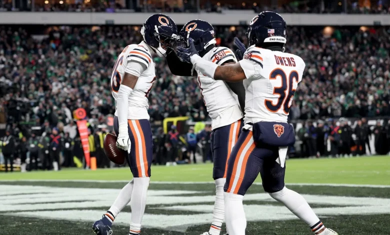 Bears force fumble on Eagles tush push, stretch lead to 17-9