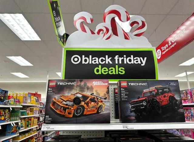 Black Friday: What time do stores open?