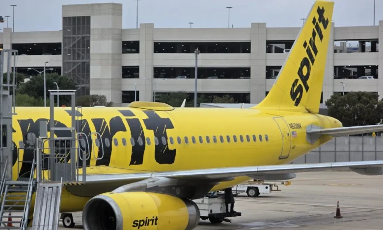 Bomb Threat On Spirit Flight Forces Philadelphia Ground Stop — Flight Attendants Confront Suspect And Hold Her In Front Galley