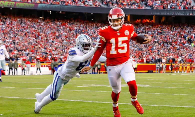 Chiefs or Cowboys? Our writers predict a Thanksgiving thriller