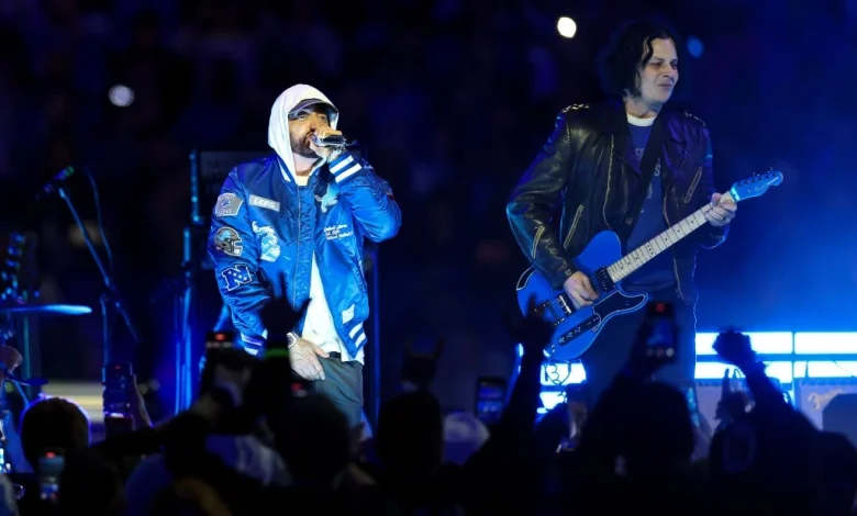 Eminem Makes Surprise Appearance On Fox’s NFL Thanksgiving Halftime Show