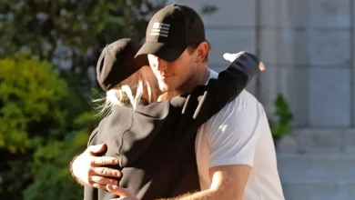 Exes Anna Faris & Chris Pratt Hug It Out During Thanksgiving Meetup | Anna Faris, Chris Pratt | Celebrity News and Gossip | Entertainment, Photos and Videos
