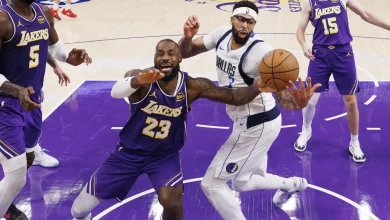 Former Lakers star Anthony Davis makes long-awaited return to L.A.