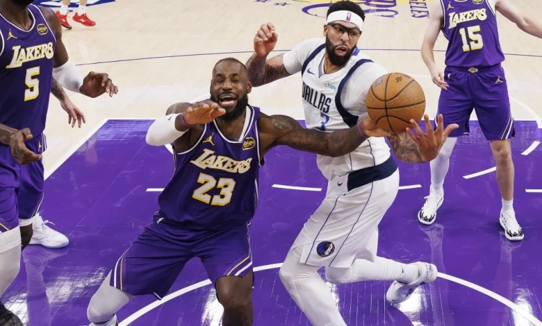 Former Lakers star Anthony Davis makes long-awaited return to L.A.