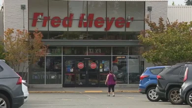 Here's what stores, restaurants, and fast-food spots are open on Thanksgiving