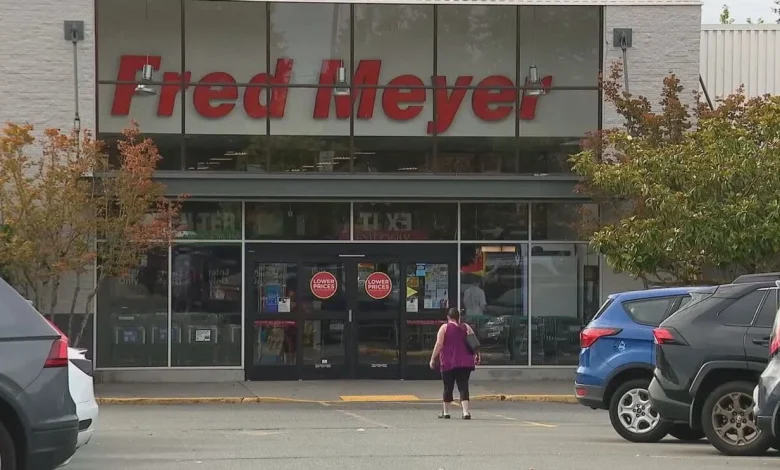 Here's what stores, restaurants, and fast-food spots are open on Thanksgiving