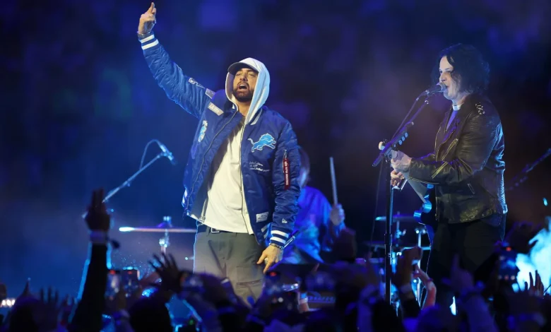 Jack White and Eminem Perform Detroit Lions’ Thanksgiving Day Classic: Watch