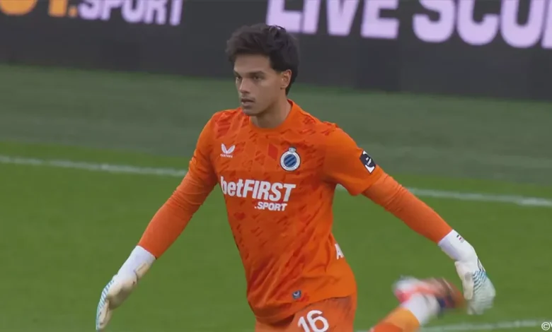 Keepersmiserie bij Club Brugge duurt voort: Mignolet blijft tijdens de rust in de kleedkamer, Van den Heuvel in doel