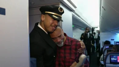 Man fulfills promise made as a young boy by piloting grandfather's flight: "Thank you for believing in me"