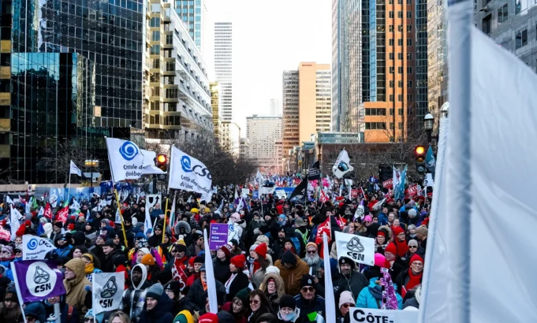 Manifestation intersyndicale | Des dizaines de milliers de personnes contre le gouvernement Legault