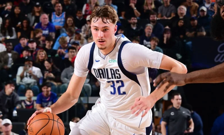 Mavs' Flagg leaps LeBron as youngest to score 35