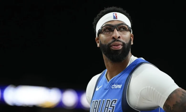 NBA Fans React To Anthony Davis' Performance In Mavs-Lakers Game