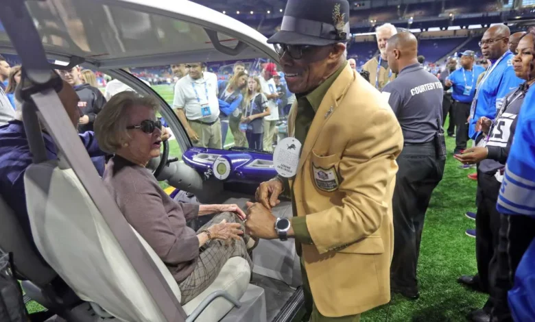 Pro Football Hall of Fame's announcement of Lem Barney's death was incorrect