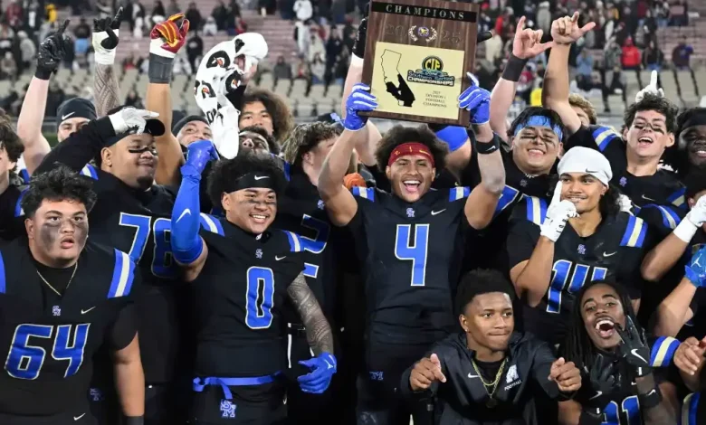 Santa Margarita football dominates Centennial to win Division 1 title