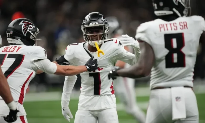 Should You Start Atlanta Falcons WR Darnell Mooney or TE Kyle Pitts in Fantasy Football Week 13?