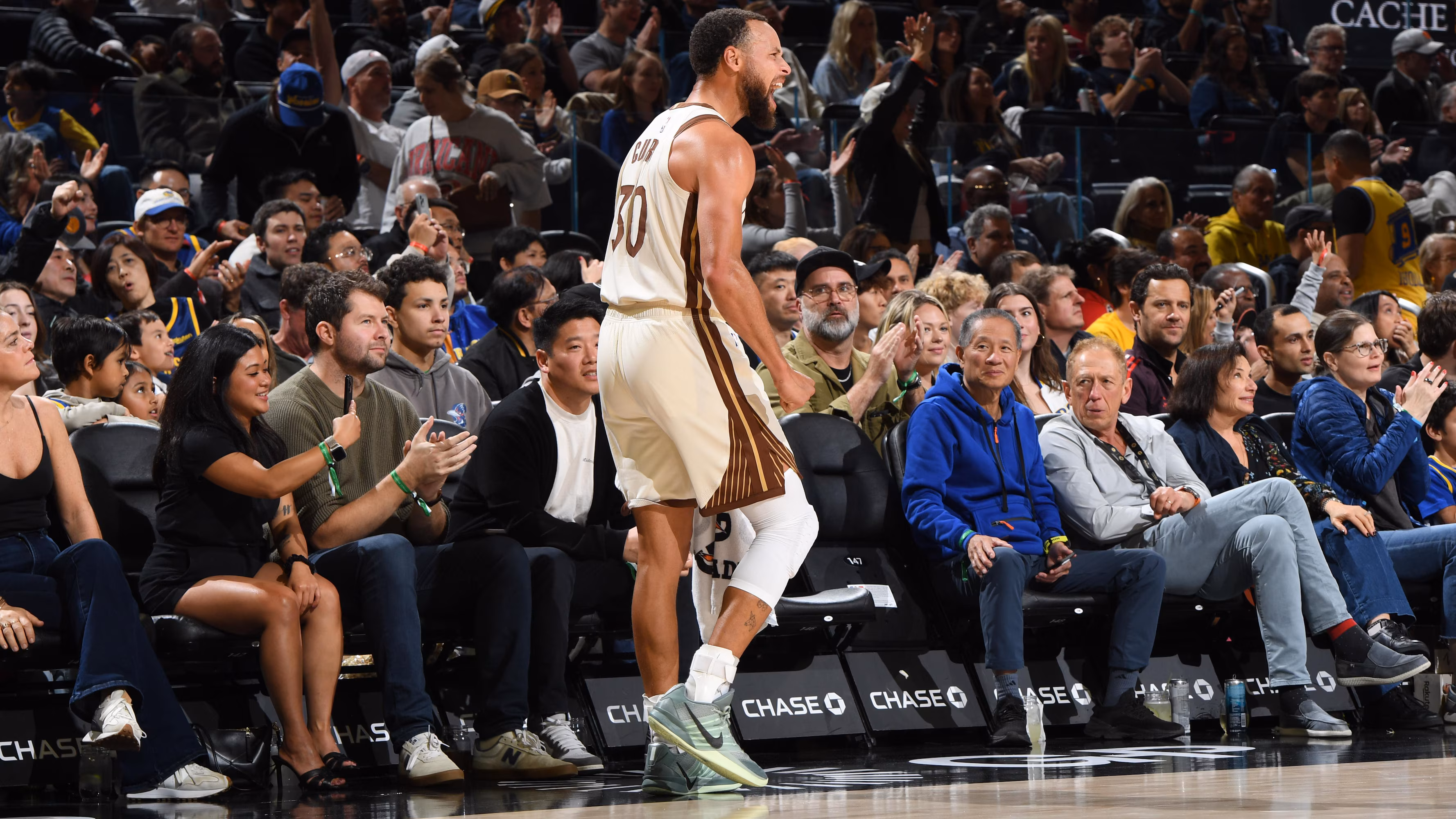 Steph Curry Honors Michael Jordan with Shoes in Photos Before Warriors vs. Jazz