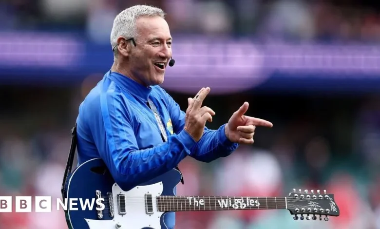 The Wiggles issue statement after appearing in Ecstasy music video