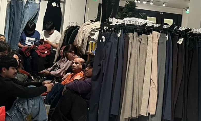 Three injured in Westfield Valley Fair shopping mall shooting on Black Friday