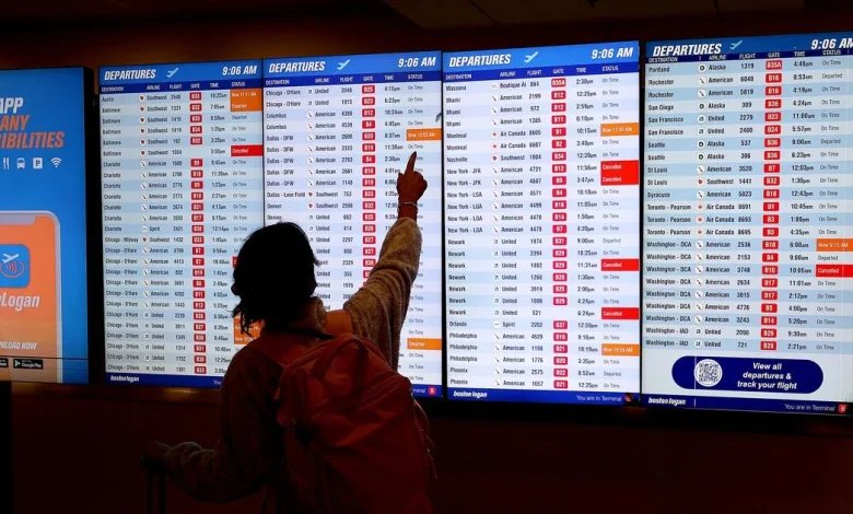 U.S. travelers face thousands of flight delays, hundreds of cancellations, over busy Thanksgiving weekend
