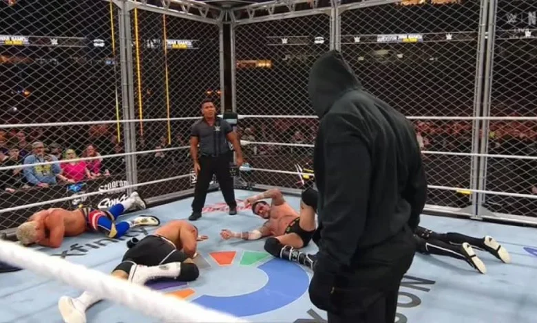 Video: Masked man interferes in the War Games main event
