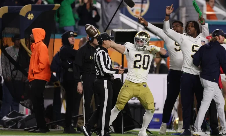 Watch: Notre Dame gets a touchdown from RB Aneyas Williams at Stanford