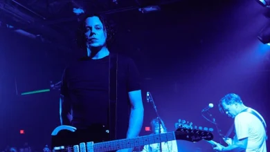 Who is performing at the halftime show of the Packers vs Lions game on Thanksgiving?