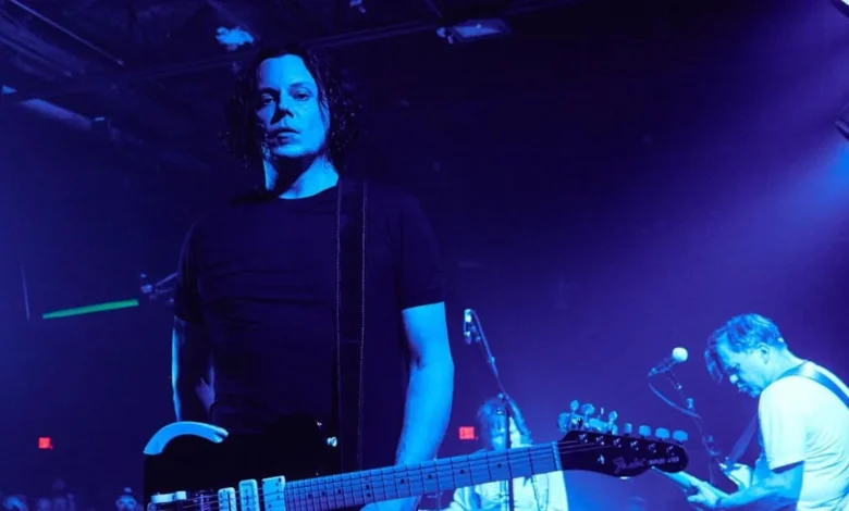 Who is performing at the halftime show of the Packers vs Lions game on Thanksgiving?