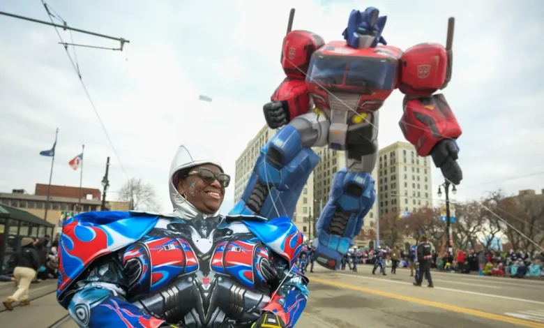 Wind could force some changes in balloons at Detroit's Thanksgiving parade
