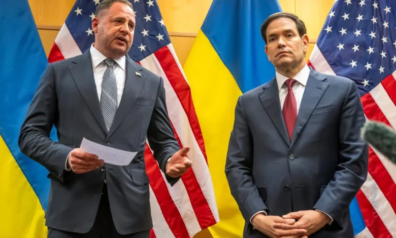 Zelenskyy's chief of staff resigns as Ukraine corruption investigations widen : NPR