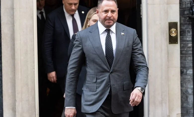 Zelenskyy’s ex-right-hand man vows to fight on frontline after ouster in corruption scandal – POLITICO