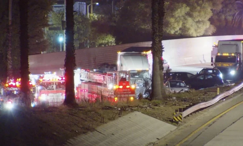 1 dead, 10 injured in multi-car crash on 5 Freeway in Boyle Heights