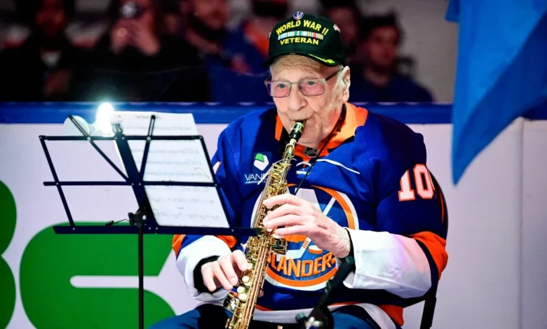 104-year-old Army veteran nails anthem performance for NHL crowd