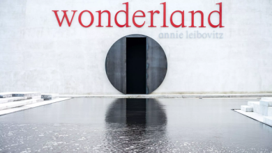 Annie Leibovitz enchants A Coruña – The MOP Foundation opens the “Wonderland” exhibition with over 100 fashion images and a new photobook - News