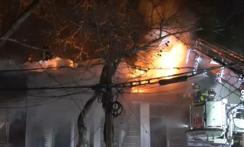 2 residents, 3 firefighters hurt in 4-alarm Williamsburg, Brooklyn house fire that spread to at least 2 other homes