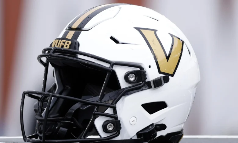 5-Star QB Jared Curtis Denies Flipping Commitment to Vanderbilt from Georgia