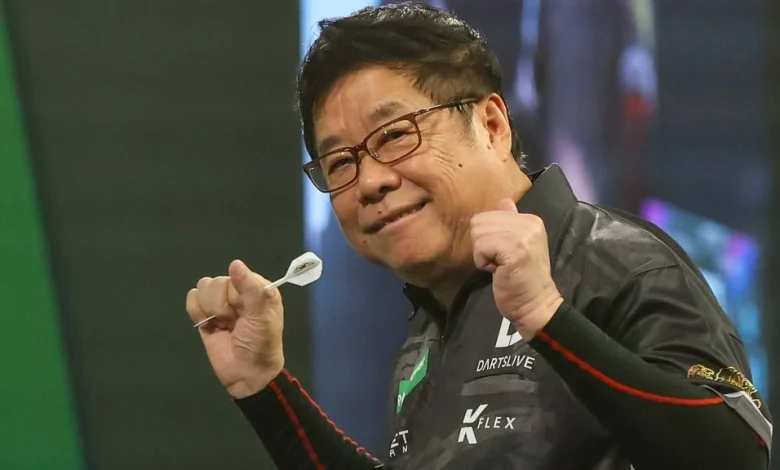 71-jarige Lim wint als oudste deelnemer ooit op WK darts van De Graaf