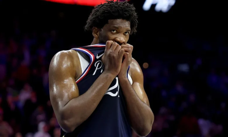 76ers' Embiid returns in chaotic 2OT loss to Hawks
