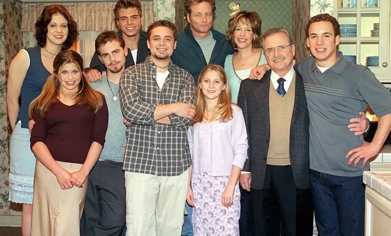 '90s Teen Heartthrob, 45, Finds Love With 54-Year-Old Music Icon