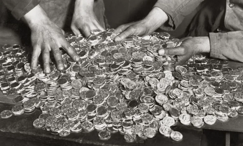 A Flashing Warning for the Economy