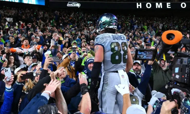 AJ Barner injury update and status vs. the Panthers in Week 17 | Dec. 28, 2025