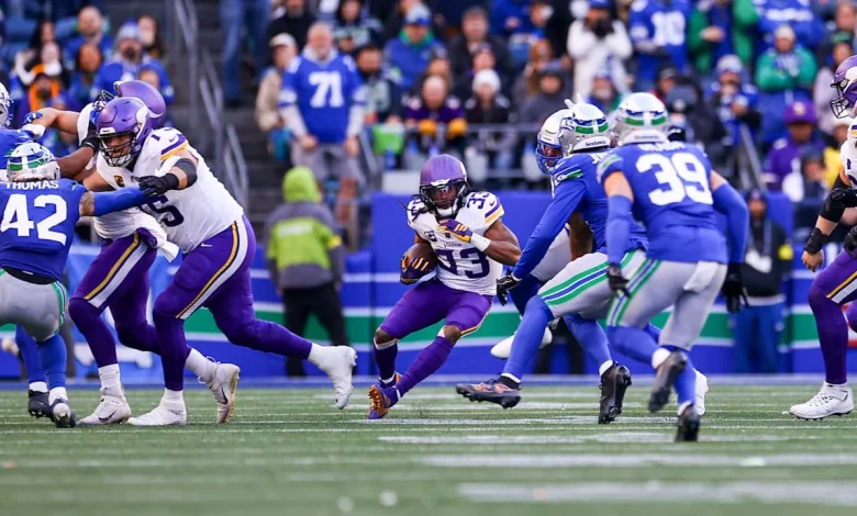 Aaron Jones, Sr. Reaches 10,000 Career Scrimmage Yards