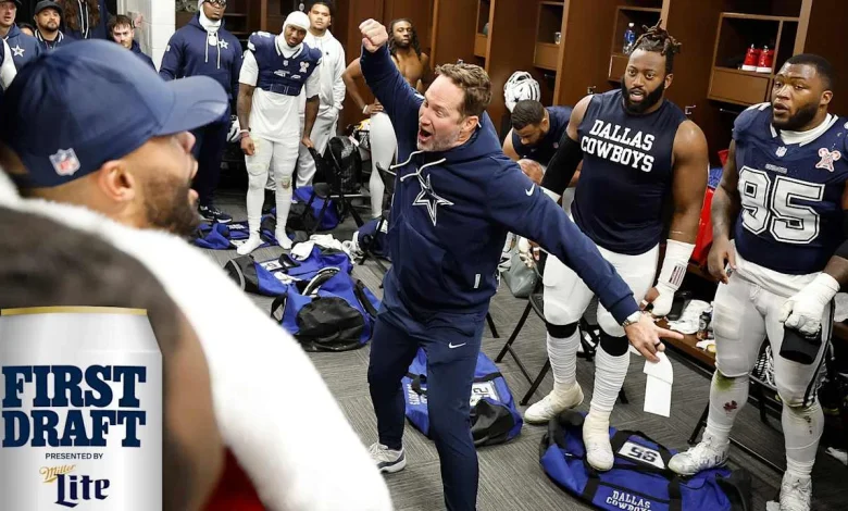 Admiring the Christmas ‘trust’ tree 