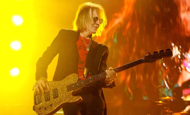 Aerosmith's Tom Hamilton to release first album with new band Close Enemies