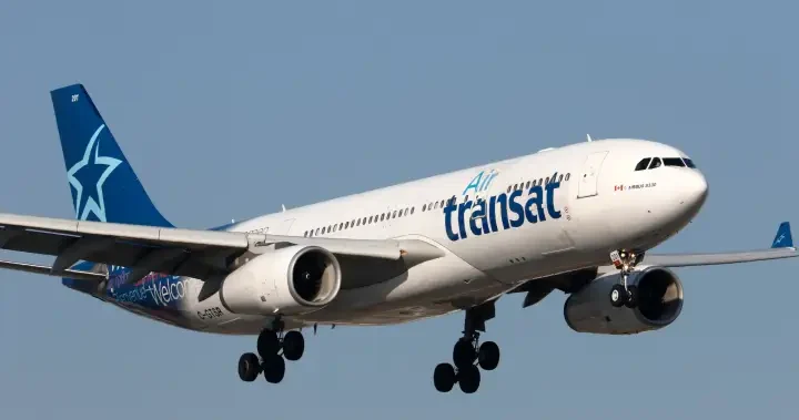Air Transat pilots vote overwhelmingly for strike mandate