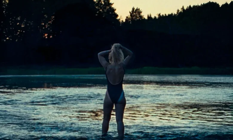 All the Cool Girls Are Taking Themselves Out to Sea