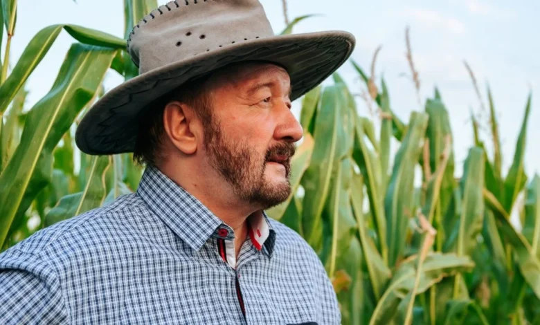 American farmers warn Trump's $12 billion bailout isn't enough to solve trade, pricing woes