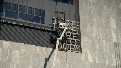 An Obama quote gets installed atop presidential center