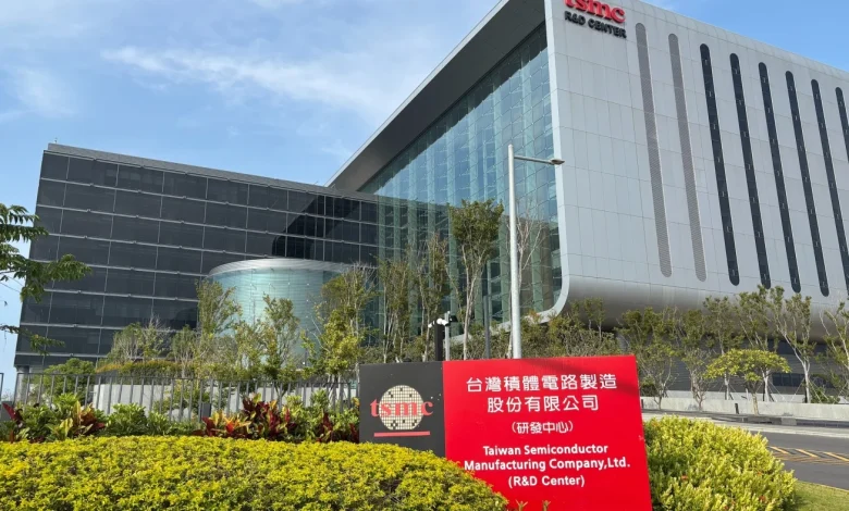 As political winds shift, top chipmaker TSMC looks beyond Taiwan : NPR